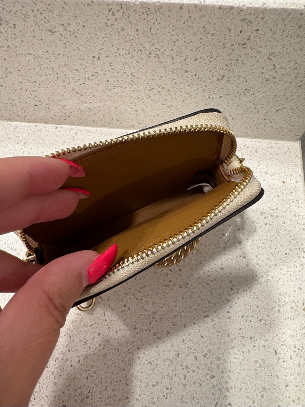 Coach Chalk Pebbled Leather Zip Card Case with Gold Chain - Picture 3 of 4